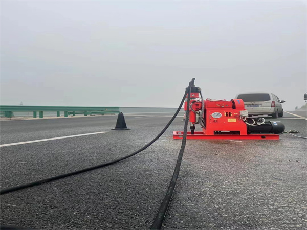 宁洱马路路基路面开裂下沉注浆加固灌浆